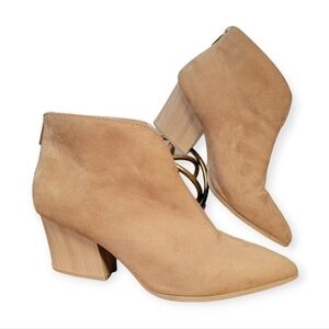 Qupid Faux Suede Pointed Toe Western ankle Boots Size 10